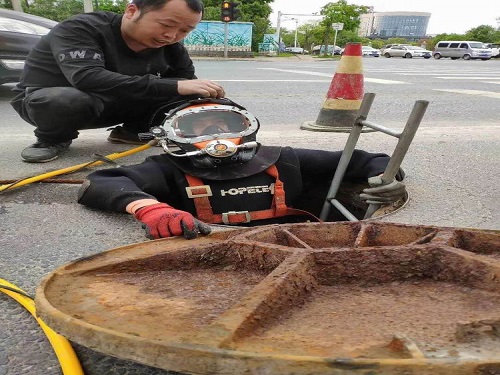 蛙人潛水封堵