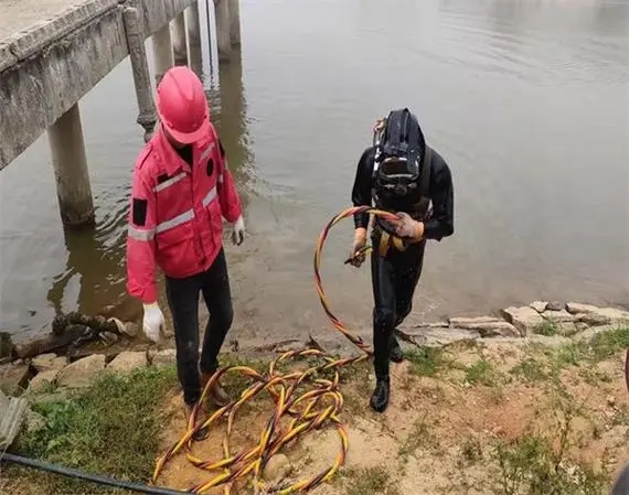 水下打撈手機、鑰匙、首飾