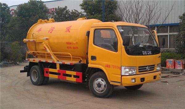 超強(qiáng)吸污工程作業(yè)車